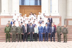 31 НАФАР ХАТМКУНАНДАГОНИ ДОНИШГОҲ ИХТИЁРАН БА ХИЗМАТИ ҲАРБӢ ПАЙВАСТАНД: НАМУНАИ ОЛИИ ВАТАНДӮСТӢ ВА МАСЪУЛИЯТИ ШАҲРВАНДӢ