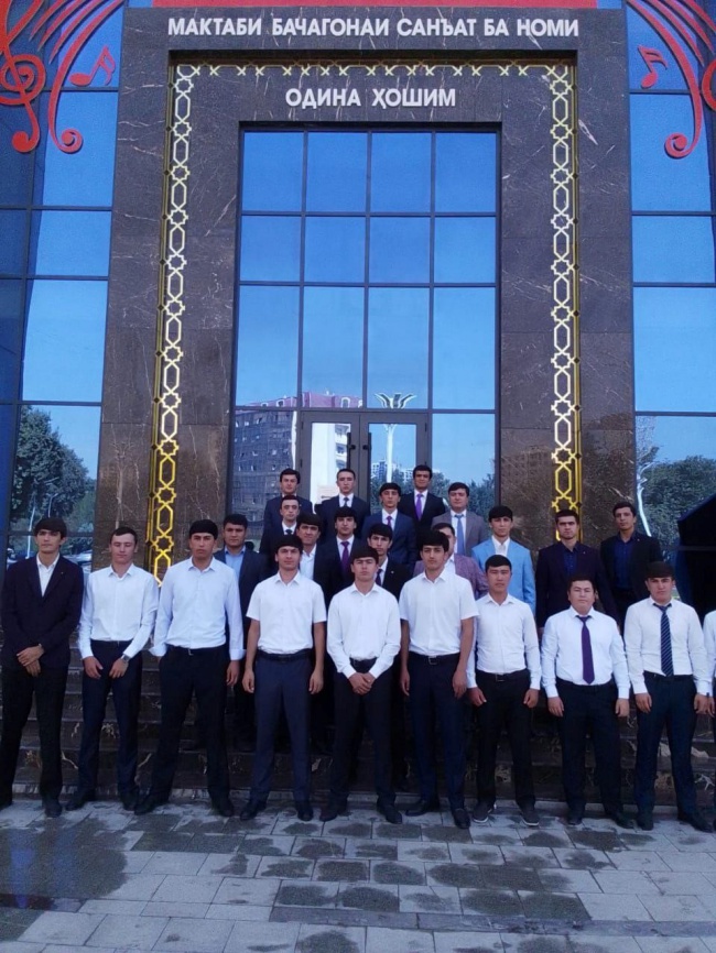 ВИЗИТ ПРЕПОДАВАТЕЛЕЙ И СТУДЕНТОВ ЛЕЧЕБНОГО ФАКУЛЬТЕТА В ДЕТСКУЮ ШКОЛУ ИСКУССТВ ИМЕНИ ОДИНА ХОШИМ
