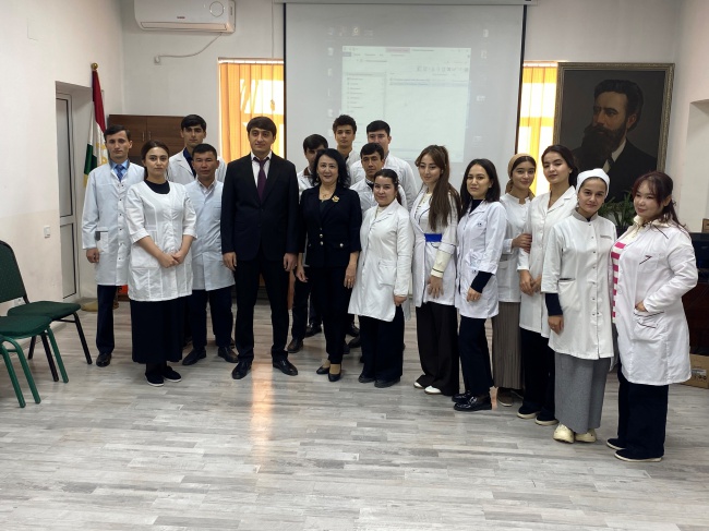 РАЗВИТИЕ КОММУНИКАТИВНЫХ НАВЫКОВ У МОЛОДЫХ ВРАЧЕЙ РАЗВИТИЕ КОММУНИКАТИВНЫХ НАВЫКОВ У МОЛОДЫХ ВРАЧЕЙ