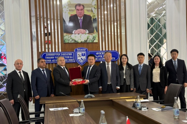 Meeting Held Between Avicenna Tajik State Medical University and Representatives of the People’s Hospital of the Xinjiang Uyghur Autonomous Region