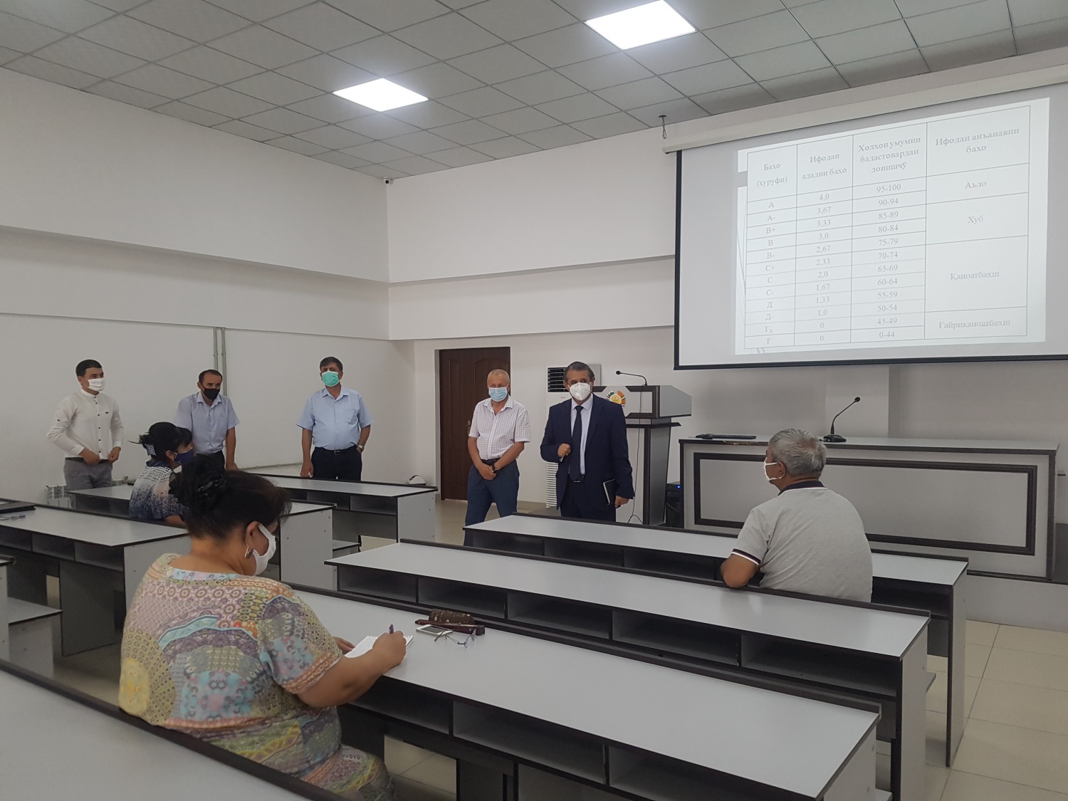 Семенари омӯзиши оид ба низоми таъсили кредитӣ барои омӯзгорони курси 5 ҳамаи факултетҳо.