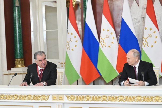 Церемония подписания новых документов сотрудничества между Республикой Таджикистан и Российской Федерацией