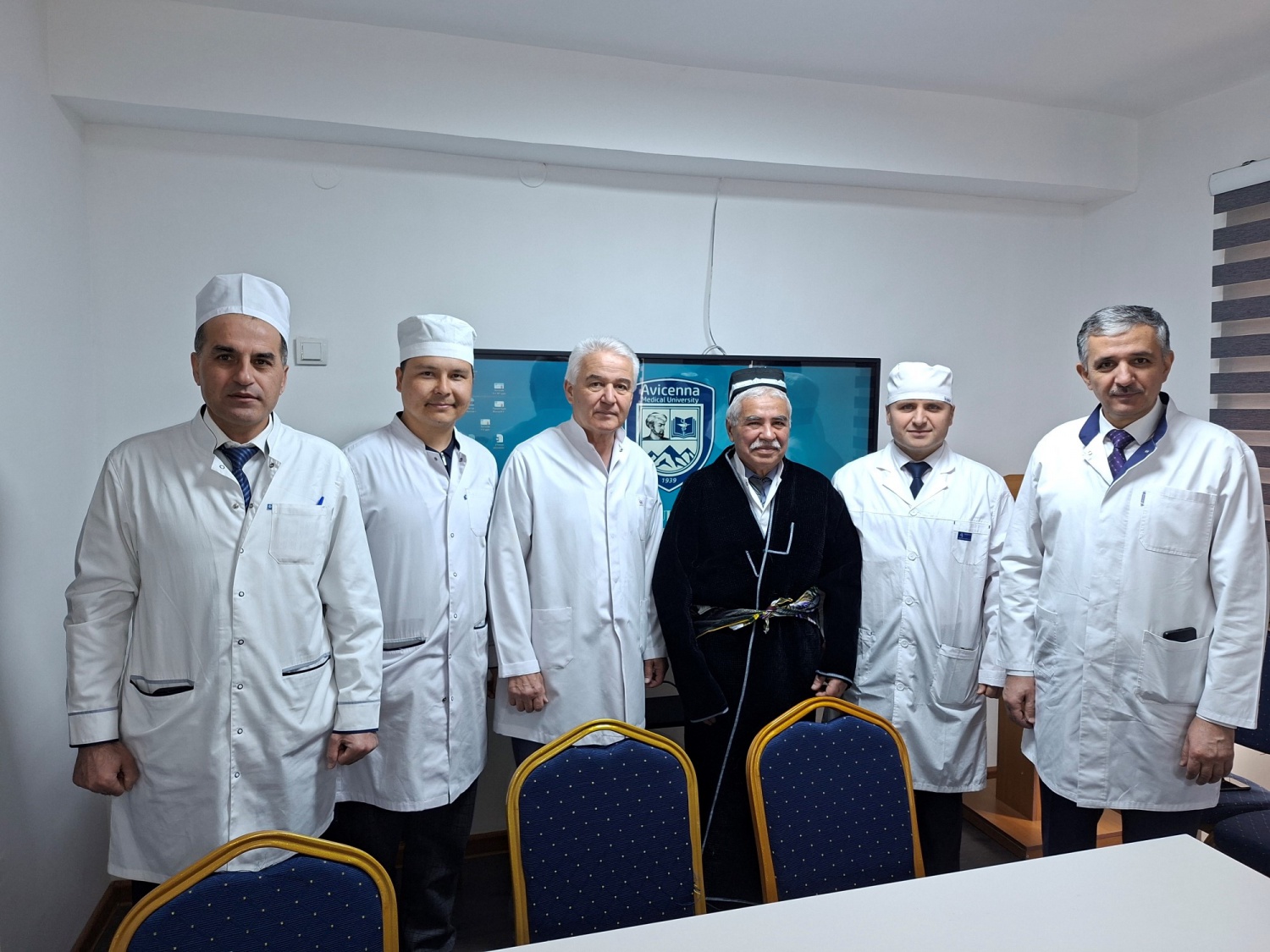 ТАҶЛИЛИ БОШУКӮҲИ 70-СОЛАГИИ ПРОФЕССОР РАҲМАТУЛЛОЕВ РАҲИМҶОН