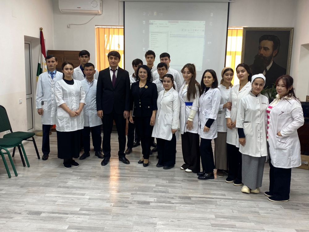 РАЗВИТИЕ КОММУНИКАТИВНЫХ НАВЫКОВ У МОЛОДЫХ ВРАЧЕЙ