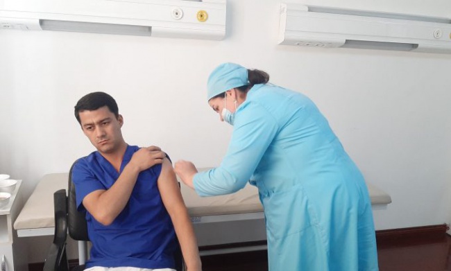 Dushanbe Launches COVID-19 Vaccination Campaign Among Adults