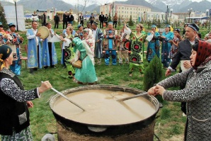 «ФАРҲАНГИ СУМАНАКПАЗӢ». Номинатсияи миллии Ҷумҳурии Тоҷикистон ба Феҳристи мероси фарҳанги ғайримоддии ЮНЕСКО ворид гардид