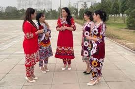  ЛИБОСИ МИЛЛӢ НИШОНАИ ТАМАДДУН ВА ФАРҲАНГИ МИЛЛИИ ТОҶИКОН АСТ