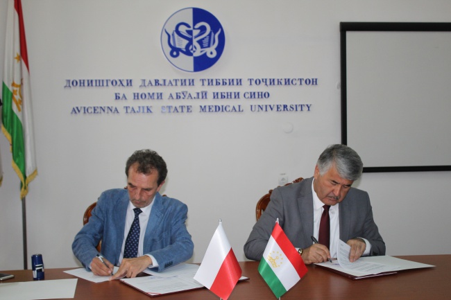 Signing bilateral agreement between Embassy of Poland in the Republic of Uzbekistan and Avicenna Tajik State Medical University