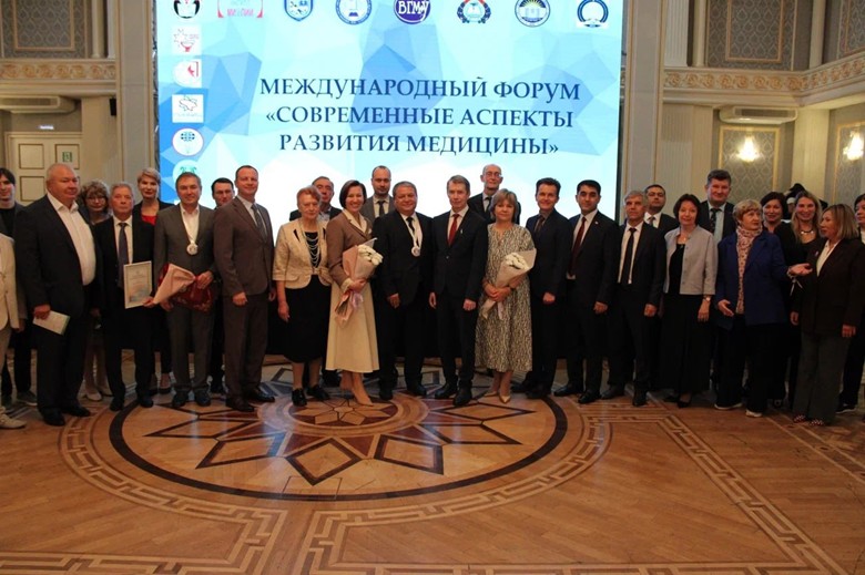 РЕКТОРИ ДОНИШГОҲ БО УНВОНИ "ПРОФЕССОРИ ФАХРӢ" САЗОВОР ГАРДИД