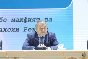 РАЁСАТИ ДОНИШГОҲ ҶИҲАТИ РУШДИ МАҲОРАТИ КАСБИАТОН БАРОИ КӮМАК ҲАМЕША ОМОДА АСТ