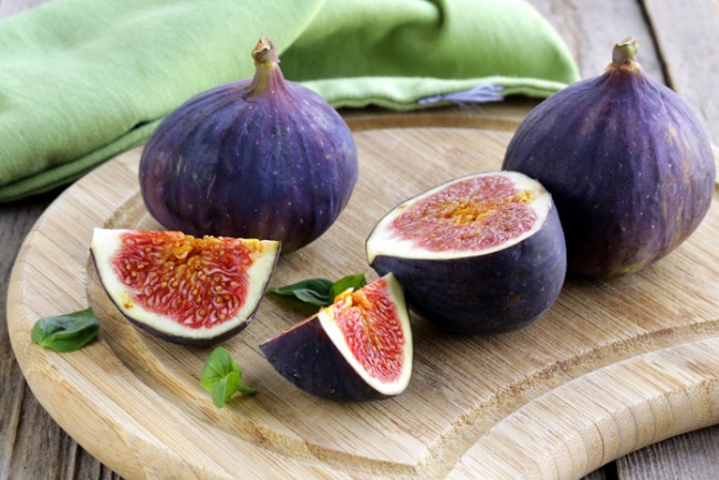 THERAPEUTIC PROPERTIES AND HEALTH BENEFITS OF FIGS (FICUS CARICA)