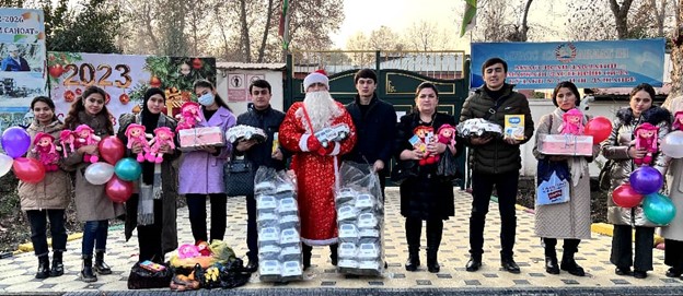 Attendance at the SI "Family and Child Support Center №2" in Dushanbe on New Year's Eve