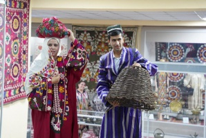 НАҚШИ АНЪАНАҲОИ МИЛЛӢ ДАР ТАШАКУЛЛИ МАЛАКАҲОИ МЕҲНАТИИ ДОНИШҶӮЁН