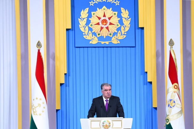 PUBLIC WATCHING OF THE MESSAGE OF THE PRESIDENT OF THE REPUBLIC OF TAJIKISTAN AT THE MEDICAL UNIVERSITY